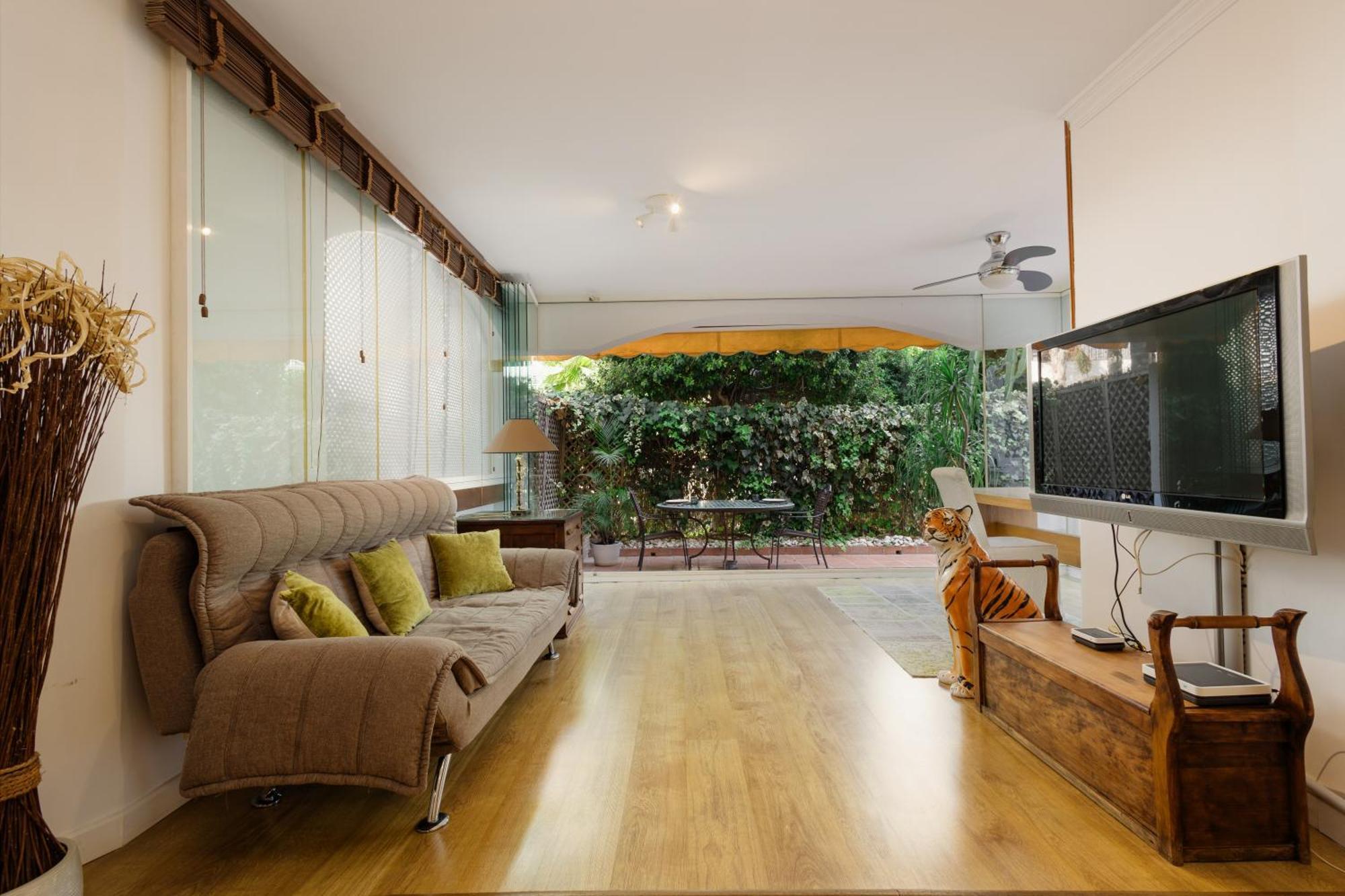 Ground Floor Holiday Apartment With Terrace And Pool In Puerto Banus, Marbella Exterior photo