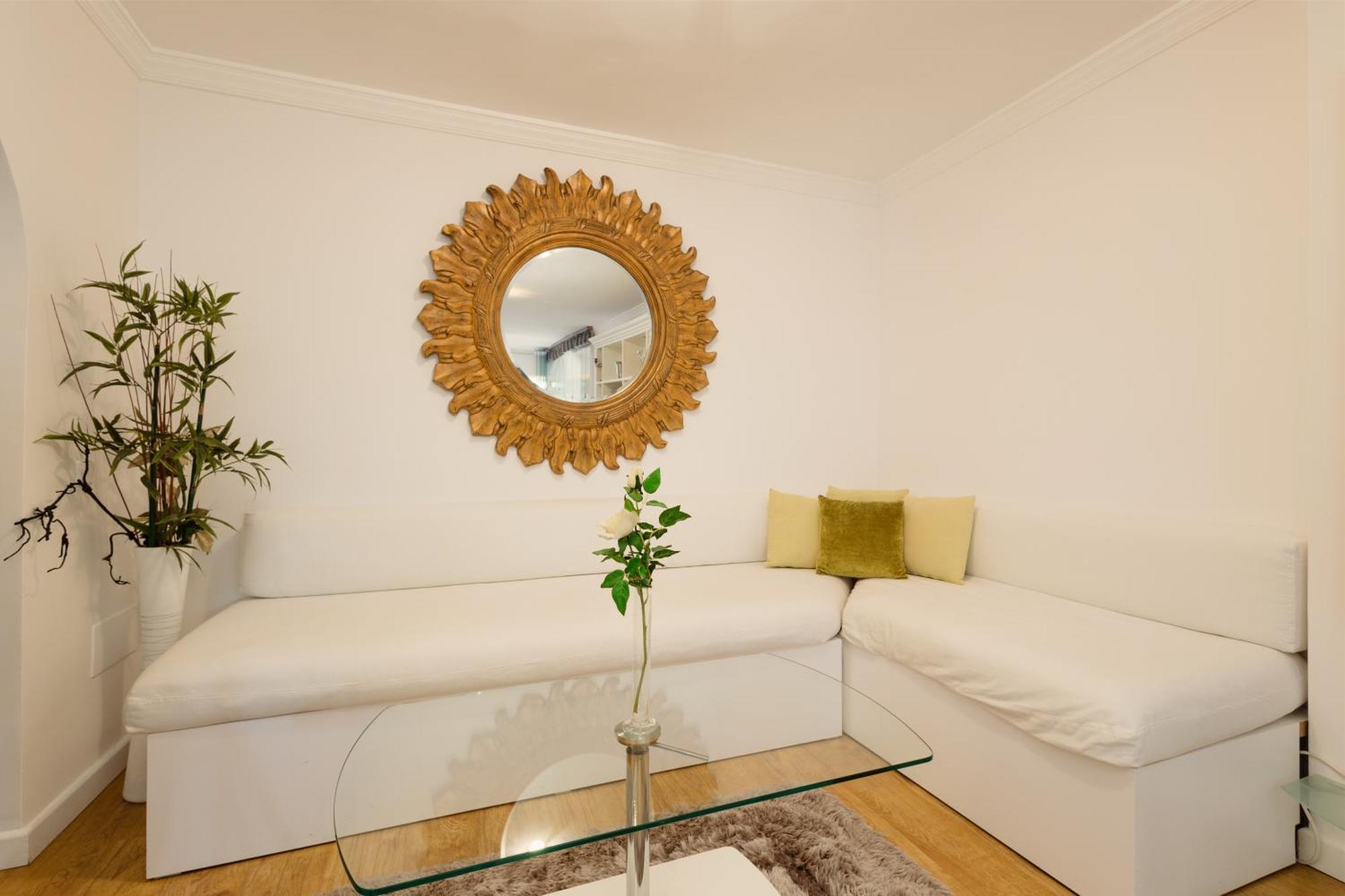 Ground Floor Holiday Apartment With Terrace And Pool In Puerto Banus, Marbella Exterior photo